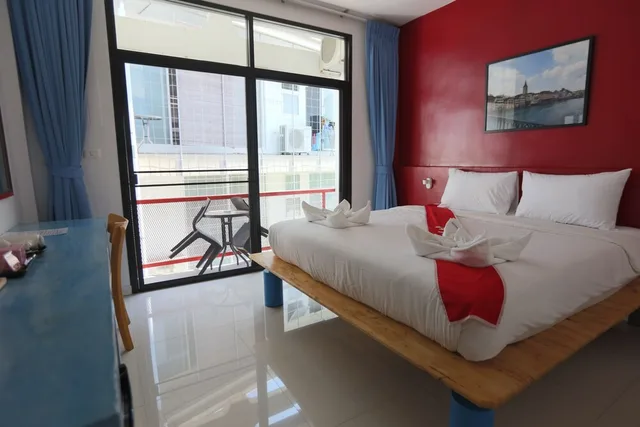 Economy, King Bed, Balcony, Montha Hotel 1/2