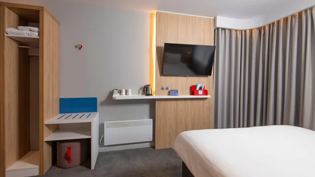 غرفة بسرير كينج، Holiday Inn Express Burton Upon Trent 4/6