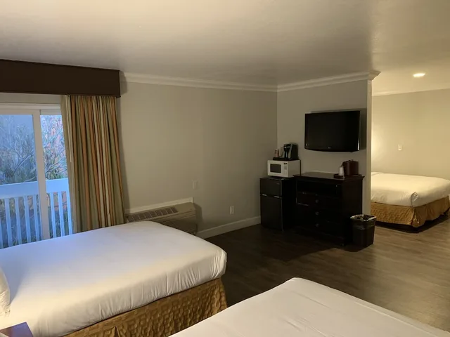 غرفة عائلية بسريرين كوين، Stargazer Inn And Suites 7/10