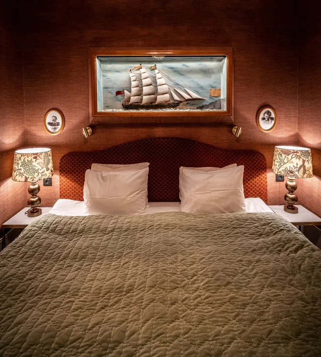 1 Bedroom, Captains, Suite, King Bed، Victory Hotel 2/2