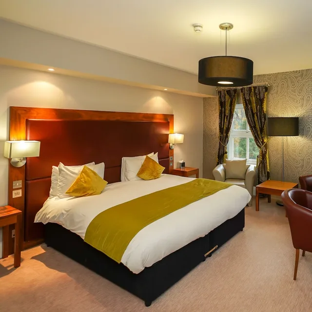 غرفة ديلوكس ثلاثية بسرير كوين وسرير فردي، Bannatyne Spa Hotel Hastings 1/4