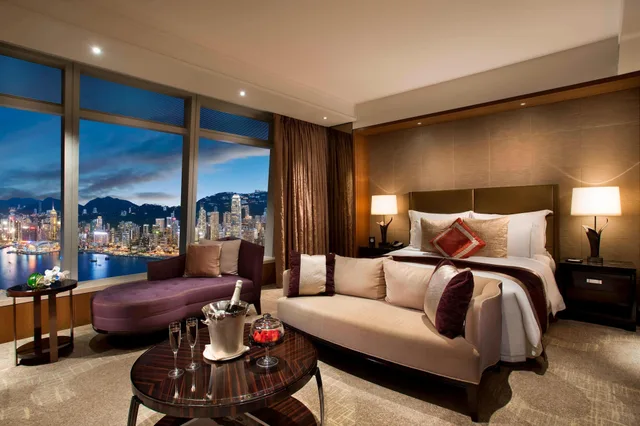 غرفة غراند بسرير كينج للمدخنين، The Ritz Carlton Hong Kong 2/8