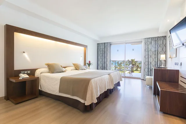 Junior Suite Single Use Sea View Balcony، Hipotels Cala Millor Park 1/5