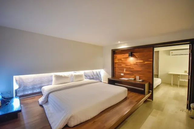Family, Studio, Suite, S2 Hotel 1/4