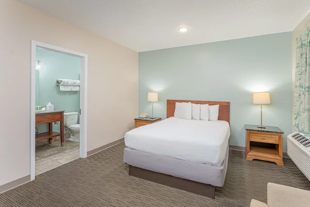 Inland, King Bed, Accessible، Bikini Beach Resort Motel 1/6