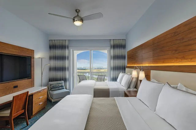 غرفة رباعية بإطلالة على النهر، Westin Cape Coral Resort Formely the Resort At Marina Village 1/6