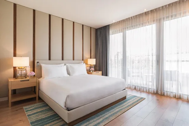 جناح ديلوكس بسرير كوين مع أريكة، Hyatt Regency Lisbon 1/8
