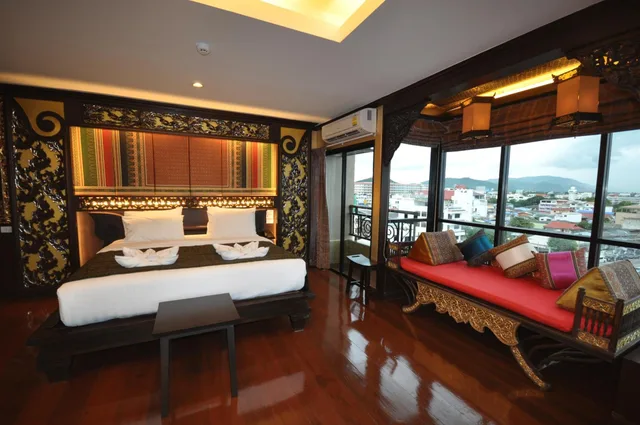 جناح بسرير كينج بإطلالة على البحر بحوض استحمام، Chalelarn Hotel 5/10