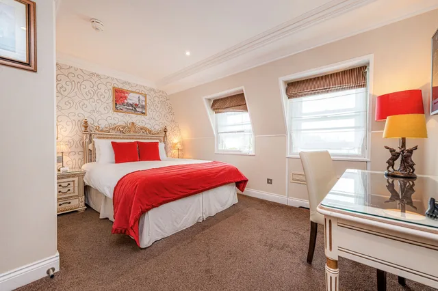 Double Room Queen, Ashburn 4/10