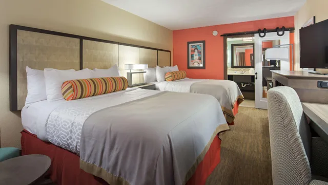 غرفة بسريرين مزدوجين، Best Western Plus St. Simons 3/8