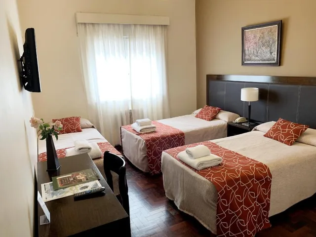 غرفة سوبيريور ثلاثية بسريرين منفصلين، Hotel Premier 2/4