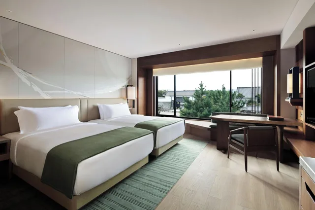 غرفة بسرير مزدوج بإطلالة، HOTEL THE MITSUI KYOTO, a Luxury Collection Hotel & Spa 3/10