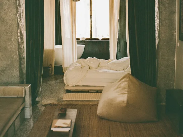 Glamour, King Bed، Mona Athens 3/3