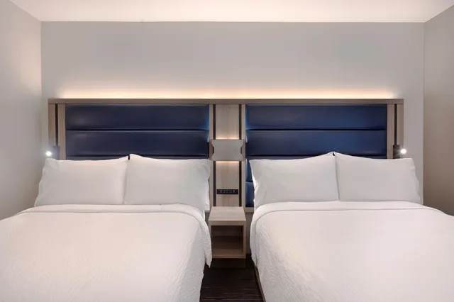 غرفة قياسية بسريرين مزدوجين بإطلالة على الفناء، Holiday Inn Express - New York City Chelsea 4/5