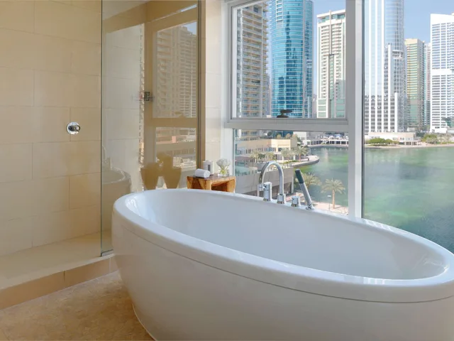 جناح بريميوم بسرير كينج، Movenpick Jumeirah Lakes Towers 5/6