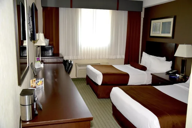 Coast, Comfort, 2 Double Beds، Coast Lethbridge Hotel and Conference Centre 4/10