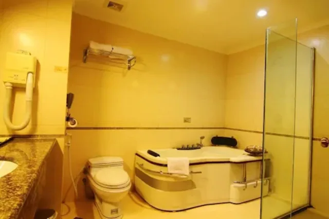 غرفة عائلية بسريرين مزدوجين، Golden View Hotel Batam 3/3