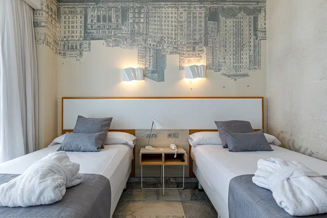 Deluxe, Double or Twin Bed, Madeira Centro Hotel 2/7
