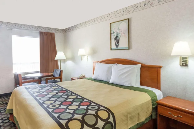 Room, King Bed, Accessible, Super 8 By Wyndham Ashburn 1/1