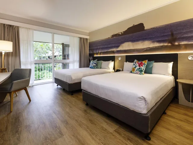 غرفة كلاسيكية بسرير مزدوج بإطلالة على الحديقة، Novotel Sunshine Coast Resort 1/1