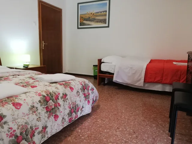 غرفة قياسية ثلاثية بسرير مزدوج وسرير فردي بإطلالة على المتنزه بحمام مشترك، Venice Best Vacation 8/8