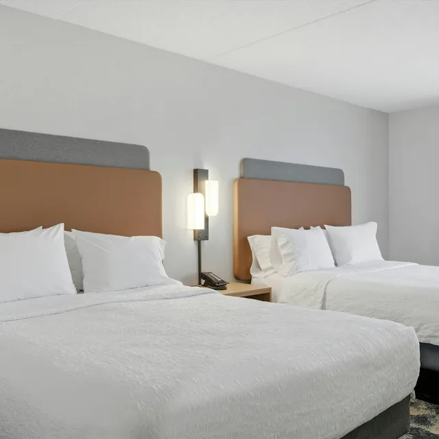 غرفة بسريرين كوين لذوي الإعاقة، Hampton Inn Martinsburg South-Inwood 2/10