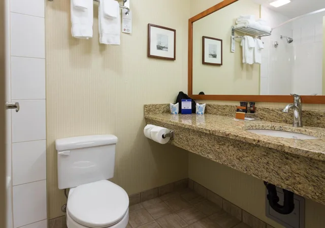 جناح بسرير كوين مع أريكة، Best Western Plus Chemainus Inn 3/5