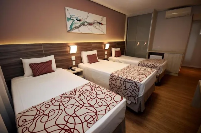 Deluxe, Single, 3 Beds، Bristol Itabira Hotel 1/1