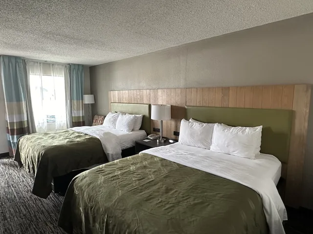 غرفة بسريرين مزدوجين لذوي الإعاقة، Quality Inn Calhoun North I-75 1/7