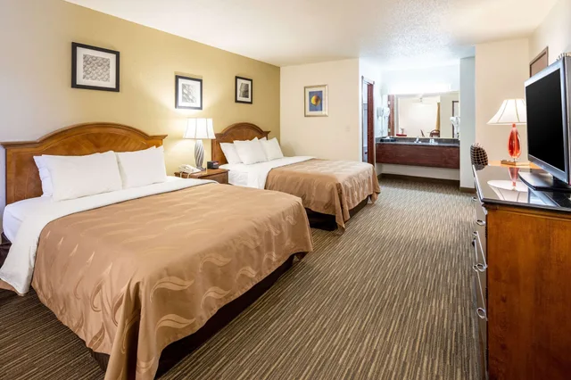 غرفة قياسية بسريرين كوين، Quality Inn Keystone near Mount Rushmore 2/7