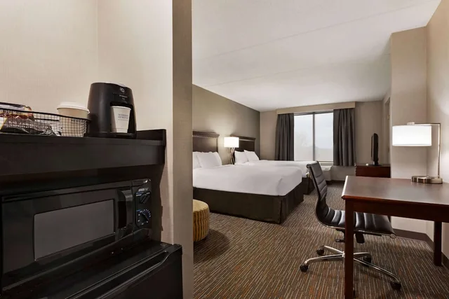 غرفة قياسية بسرير كينج، Wingate By Wyndham Bridgeport Wv 5/5
