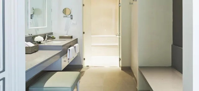 Superior, Double or Twin Bed, Garden View, U Sathorn Bangkok Hotel 4/4
