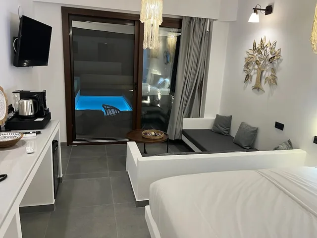 جناح جونيور بمسبح خاص، Skopelos Holidays Hotel 2/3
