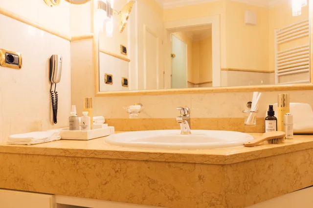 Palace, Double Bed, Alpenpalace Luxury Hideaway & Spa Retreat 3/4