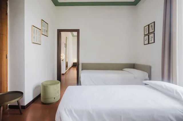 غرفة رباعية بسرير مزدوج مع أريكة، Hotel Villa Montegranelli 4/10