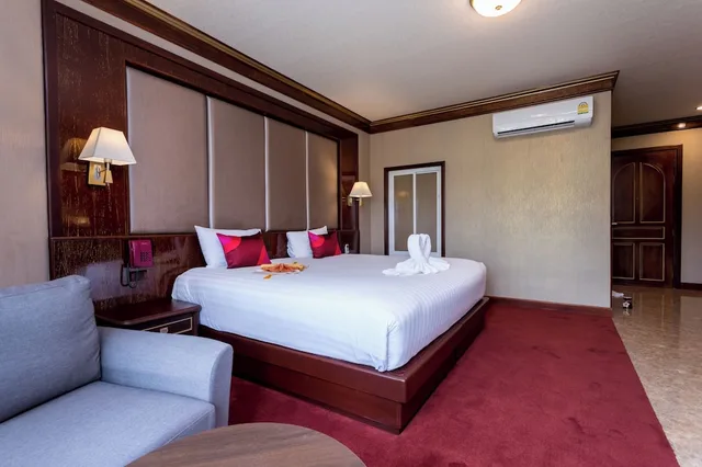 Junior, Double Bed, Erawan Hotel 6/9