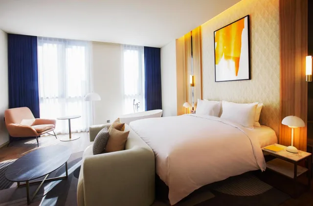 Luxury, Suite, King Bed, with View, Bathtub, voco Seoul Gangnam, an IHG Hotel 7/9