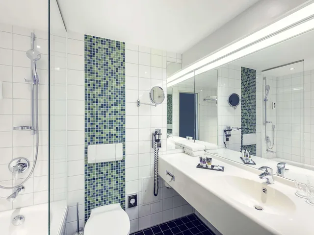 غرفة بسرير كوين، Mercure Hotel Duesseldorf Kaarst 2/2