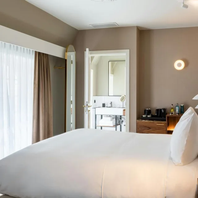 Emerald, Guest Room, King Bed، Sapphire House Antwerp, Autograph Collection 3/7