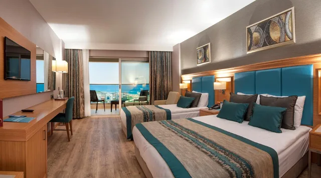 غرفة ديلوكس بإطلالة على البحر، Aquasis De Luxe Resort 2/6