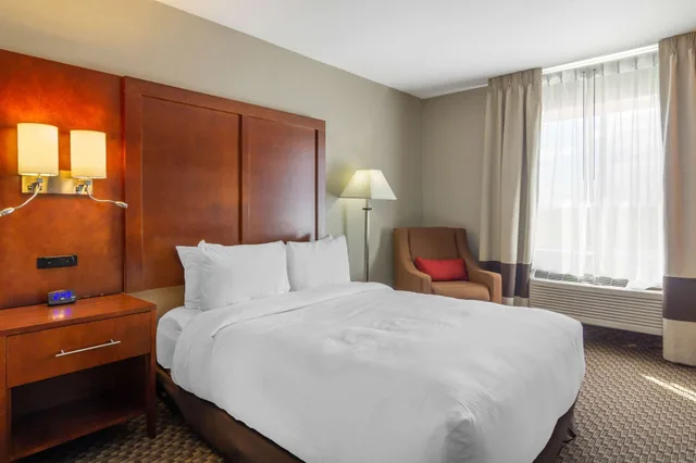 غرفة قياسية بسرير كينج، Comfort Inn & Suites Sterling CO 4/7