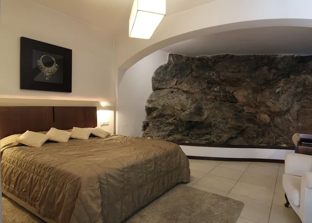 Master, Deluxe, Suite, Double Bed, Mountain View, Sofa، Delina Mountain Spa Resort 1/2