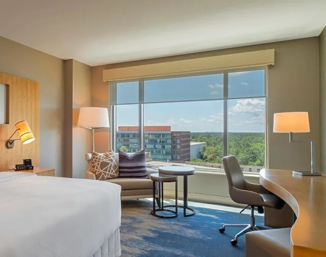 Guest Room, Premium, 2 King Beds, 2 Queen Beds, Waterway View, Large، THE WESTIN AT THE WOODLANDS 2/4