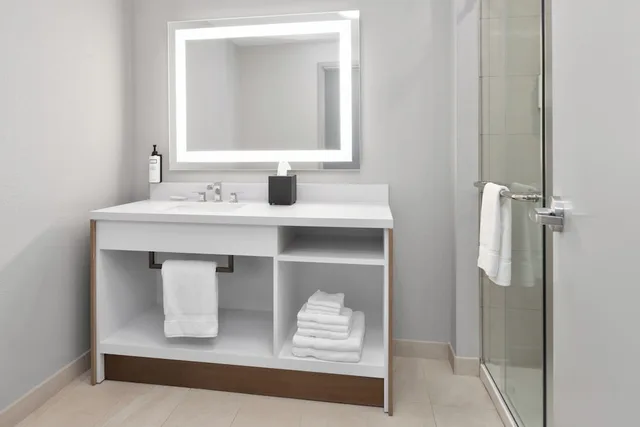 غرفة بسريرين كوين، Wyndham Garden Anna 5/6