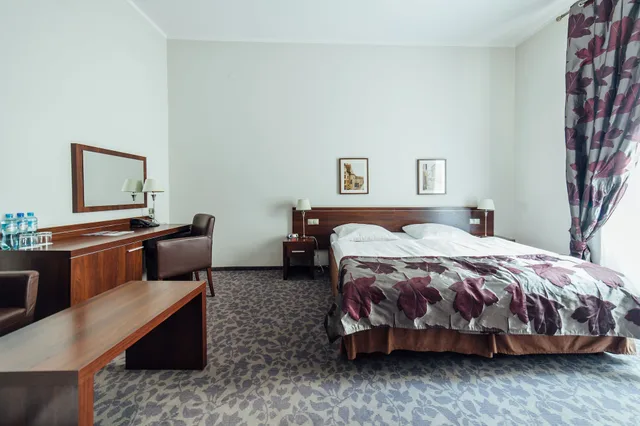 غرفة سوبيريور ثلاثية بسرير مزدوج مع أريكة، Rezydent Hotel 5/10