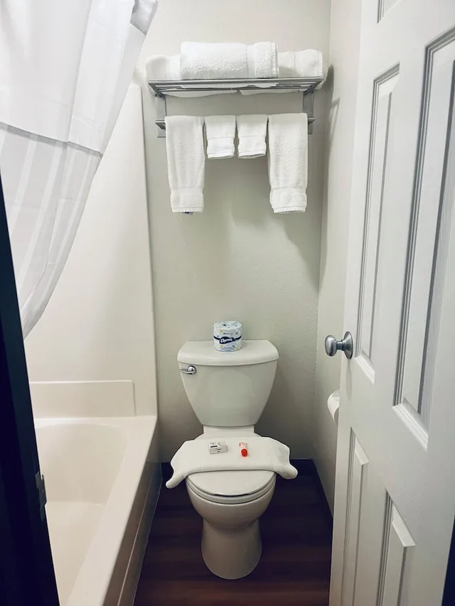 Room, 2 Queen Beds, Travelodge By Wyndham Wall 4/7