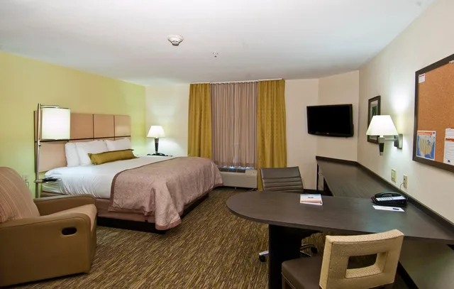 استوديو بسريرين كوين، Candlewood Suites Tupelo North 1/1