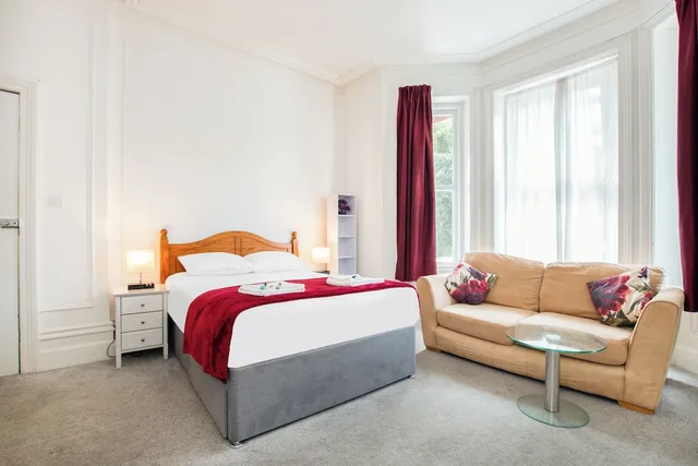 غرفة قياسية مزدوجة، OYO The Lodge Bournemouth 5/9
