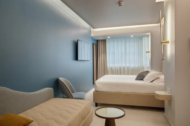 غرفة سوبيريور بسرير مزدوج، Ambasciatori Suite Hotel 2/4