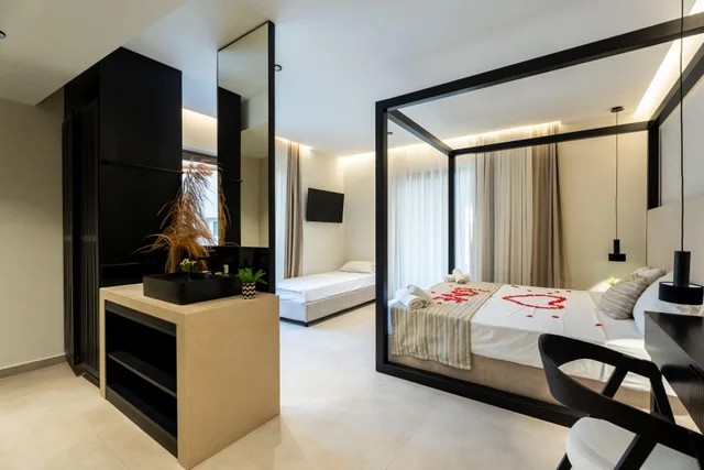 غرفة سوبيريور ثلاثية بمسبح خاص، Sunset Boutique Hotel & Spa 1/2